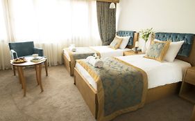 Cumbali Suite Hotel